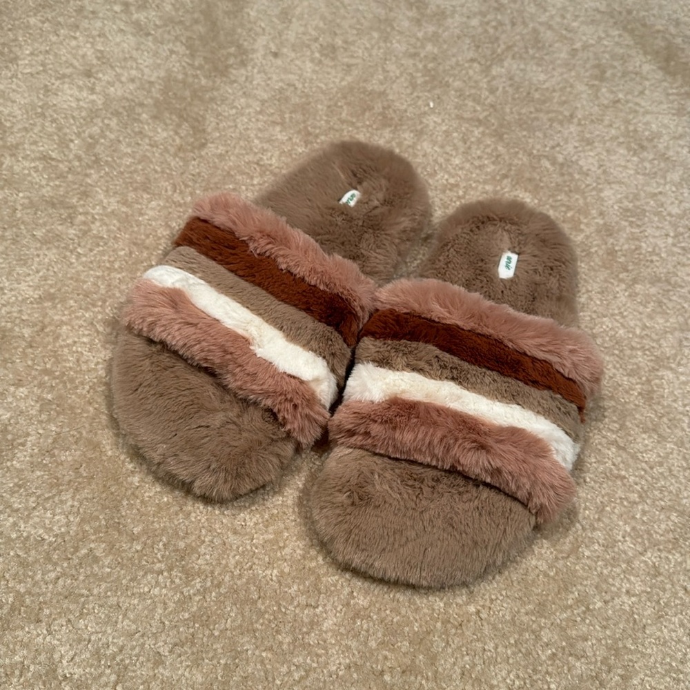 Aerie Slippers